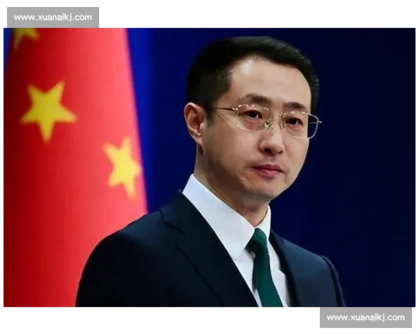 恰尔汗奥卢妻子发声：忠诚背后的利益博弈